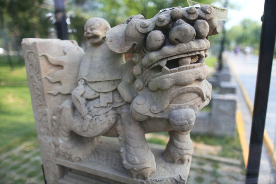 曲江遗址雕塑公园  石狮子