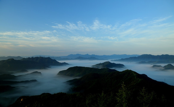 云海晨雾