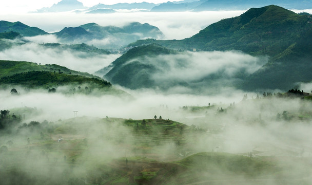 水墨山