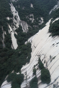 悬崖峭壁 险峻奇峰