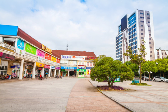 松江大学城 樱花广场