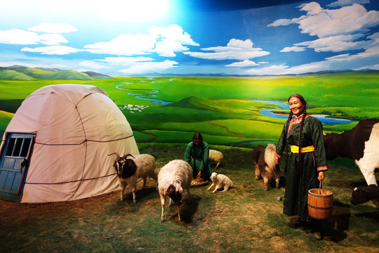 蒙古族牧民在草原上（蜡像）
