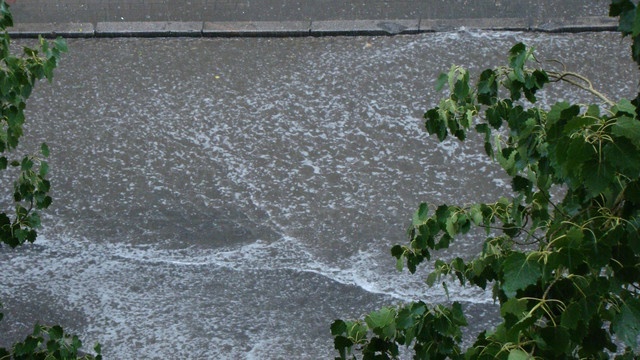 雨中的路上