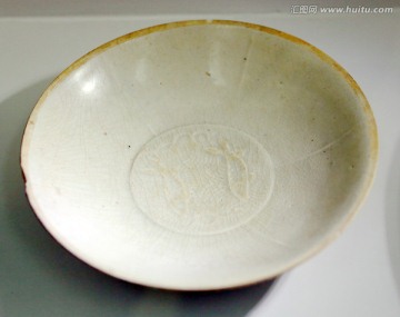 明代青釉瓷碗