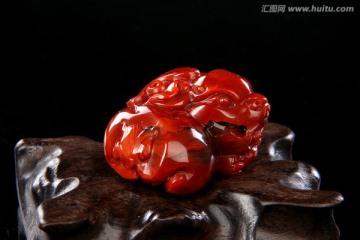 南红手把件 貔貅