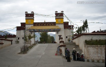 松赞干布出生地