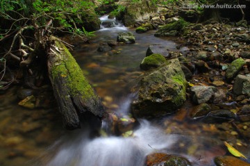 山涧流水