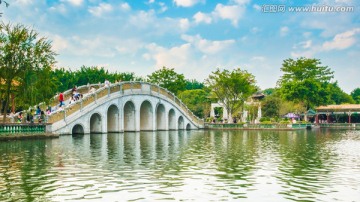 广州宝墨园九孔桥