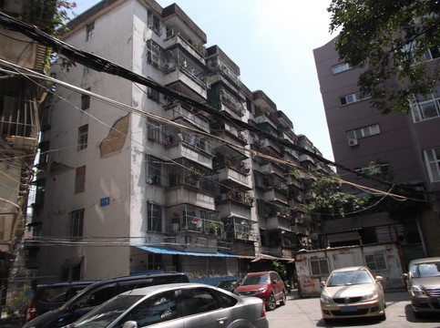 深圳旧住宅区的楼房景观