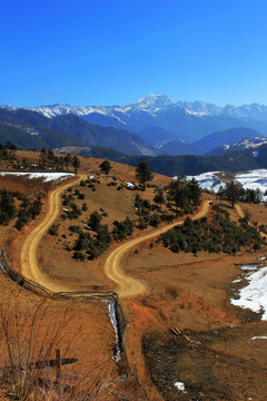 高原雪景