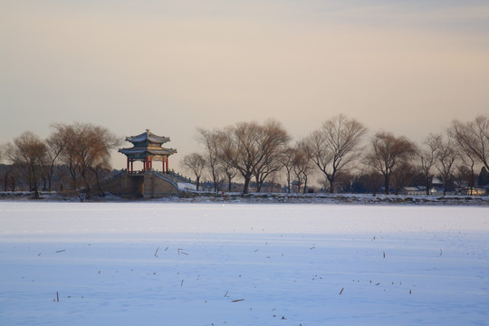 颐和园西堤冬景