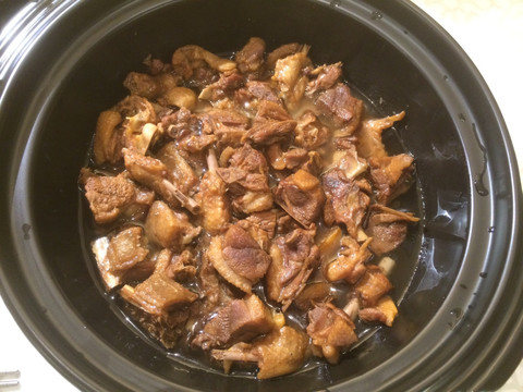 鹅肉煲