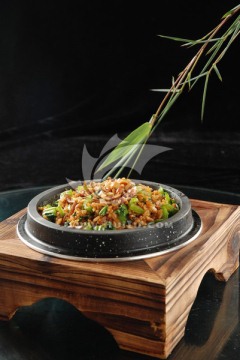 石锅炒饭