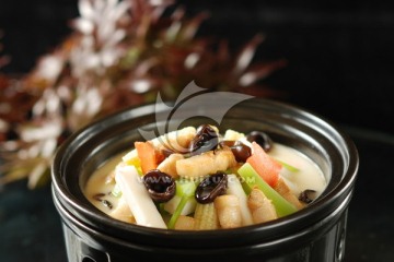 五香咸肉莴笋煲