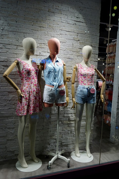 服装模特展示