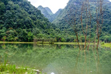 宁静湖泊