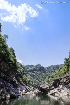 燕子河大峡谷