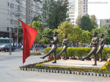 昆明花鸟市场口的雕塑