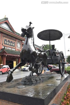 琴台路铜车马雕塑