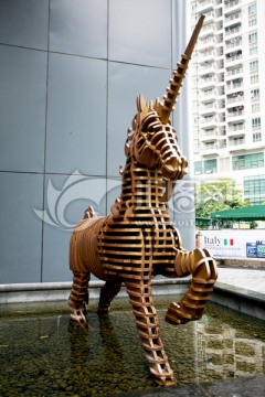 广州广场喷水池 马雕塑