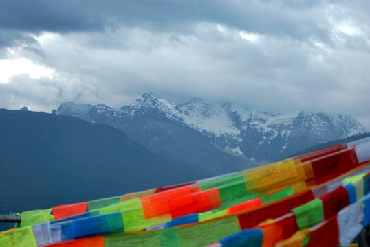 经幡雪山