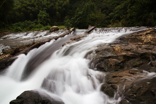 山中流水