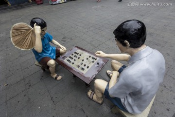 下棋雕塑