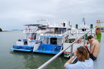 泰国普吉岛攀牙湾蓝色游艇