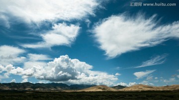 青海湖边小沙漠风景