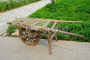 木制独轮车 老物件