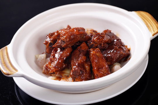 砂窝干葱焗肉排