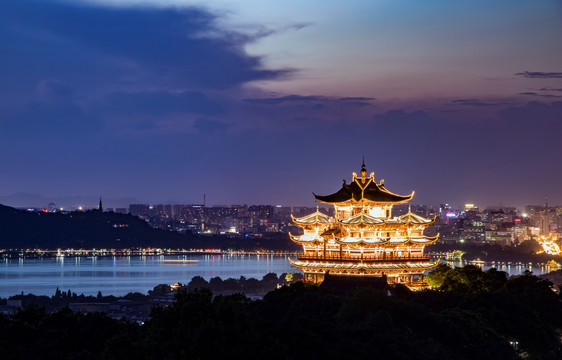 杭州城隍阁夜景