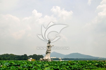 南京玄武湖荷花仙子雕像