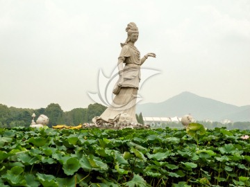 南京玄武湖荷花仙子雕像