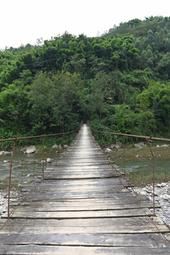 铁索吊桥