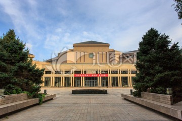 北京大学校园风光百周年纪念讲堂