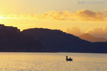 云彩和大海