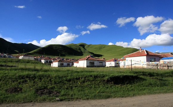 藏族村寨