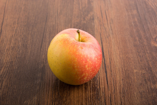 一个 苹果