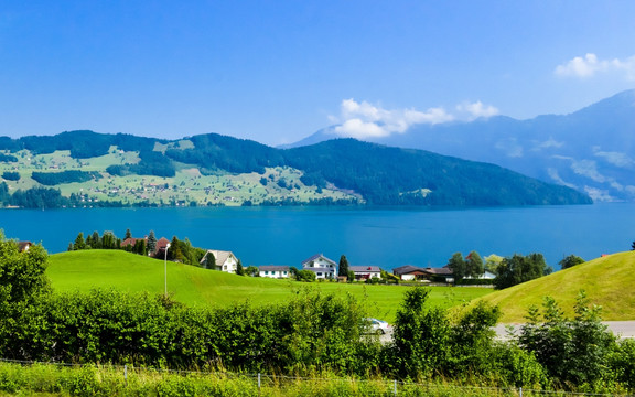 瑞士小镇湖光山色