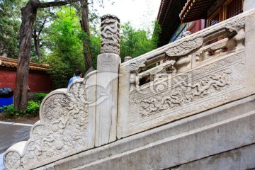 北京故宫御花园雕刻汉白玉栏杆
