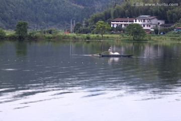 山青水秀大金湖