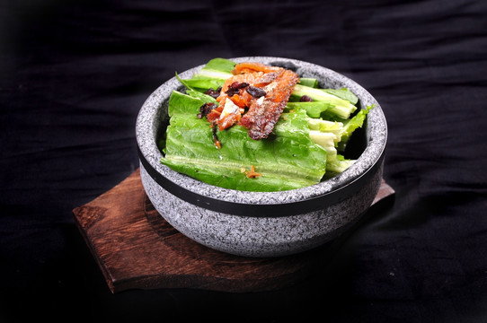 石锅鲮鱼油麦菜