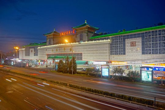 北京红桥珍珠市场夜景