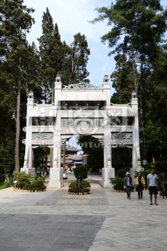 龙门牌坊