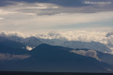 山区 云生