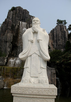 孔子雕像
