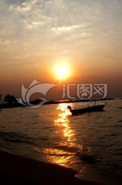 海边夕阳小船