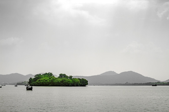 西湖绿色小岛