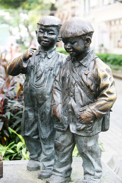 广州沙面 人物 铜雕 儿童